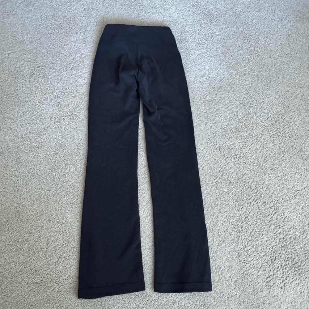 Lululemon - Softstreme Ribbed Zip Flare Pant - Picture 6 of 15